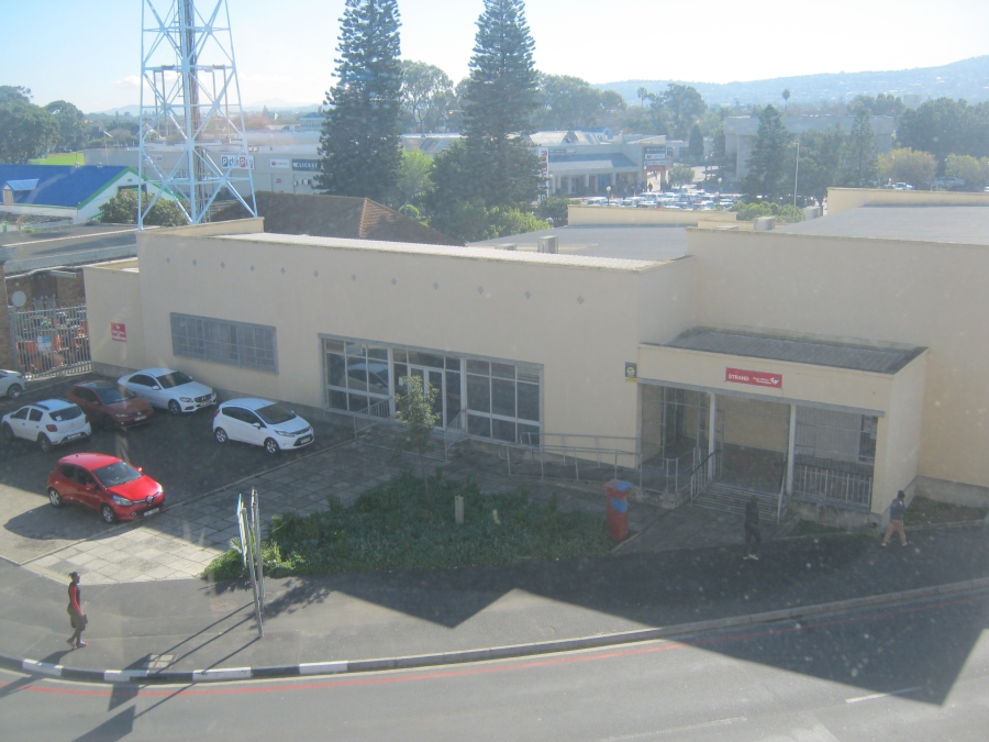 To Let 1 Bedroom Property for Rent in Strand Central Western Cape